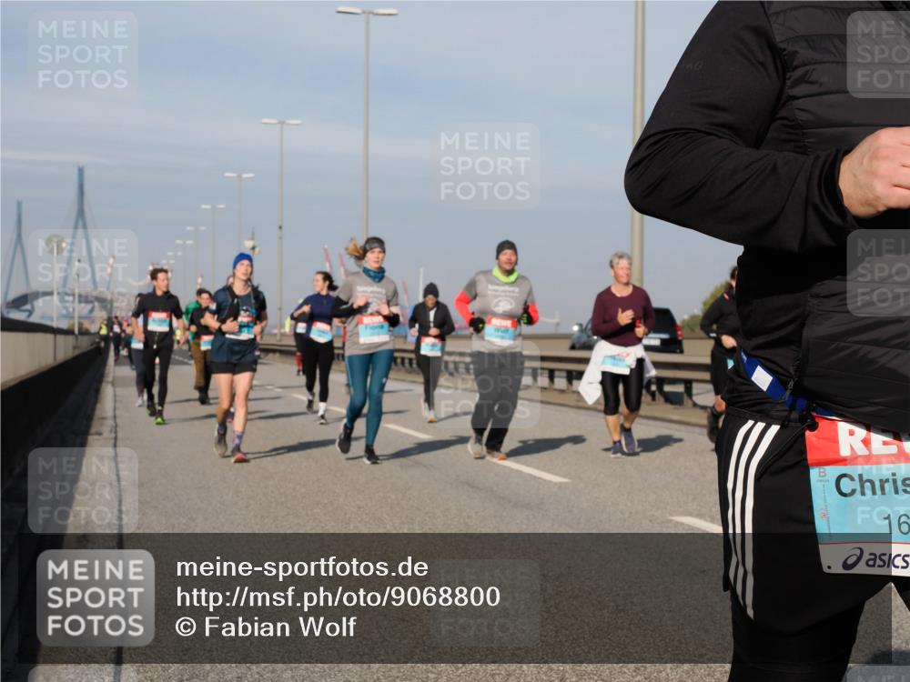 03.10.2025 - Köhlbrandbrückenlauf Fabian Wolf http://msf.ph/oto/9068800 03.10.2025 10:11:23 Position 3 16 meine-sportfotos.de