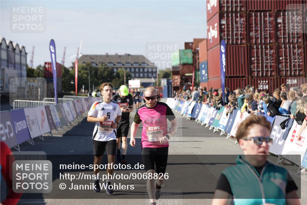 03.10.2025 - Köhlbrandbrückenlauf Jannik Wohlers http://msf.ph/oto/9068826 03.10.2025 13:13:30 Ziel 4065, 4324, 4383, 4448, 4580, 4595, 4853, 5034, 5147, 5261, 5358, 6788, 6789 meine-sportfotos.de