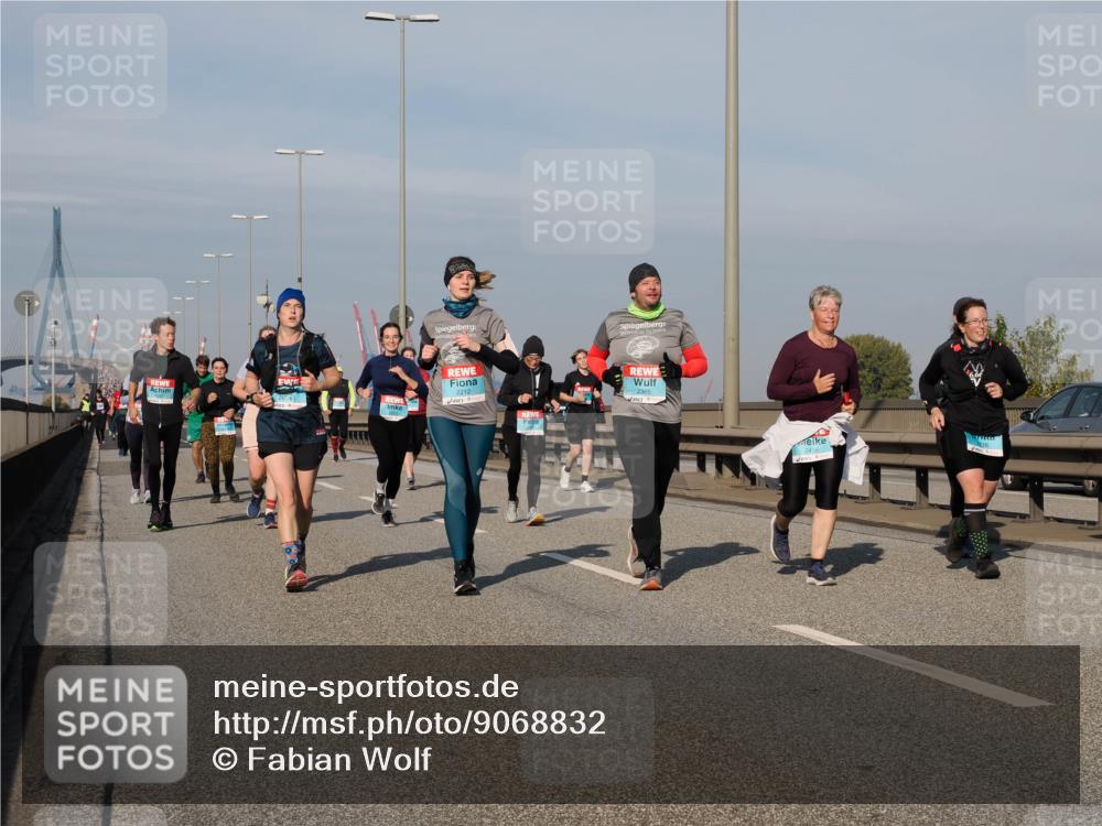 03.10.2025 - Köhlbrandbrückenlauf Fabian Wolf http://msf.ph/oto/9068832 03.10.2025 10:11:24 Position 3 221, 2654, 2365, 2436 meine-sportfotos.de