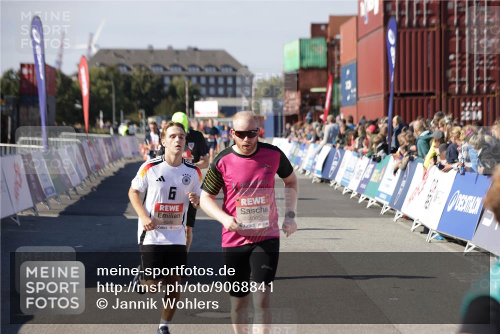 03.10.2025 - Köhlbrandbrückenlauf Jannik Wohlers http://msf.ph/oto/9068841 03.10.2025 13:13:30 Ziel 4065, 4324, 4383, 4448, 4580, 4595, 4853, 5034, 5147, 5261, 5358, 6788, 6789 meine-sportfotos.de