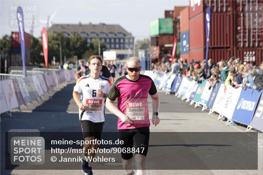 03.10.2025 - Köhlbrandbrückenlauf Jannik Wohlers http://msf.ph/oto/9068847 03.10.2025 13:13:30 Ziel 4065, 4324, 4383, 4448, 4580, 4595, 4853, 5034, 5147, 5261, 5358, 6788, 6789 meine-sportfotos.de