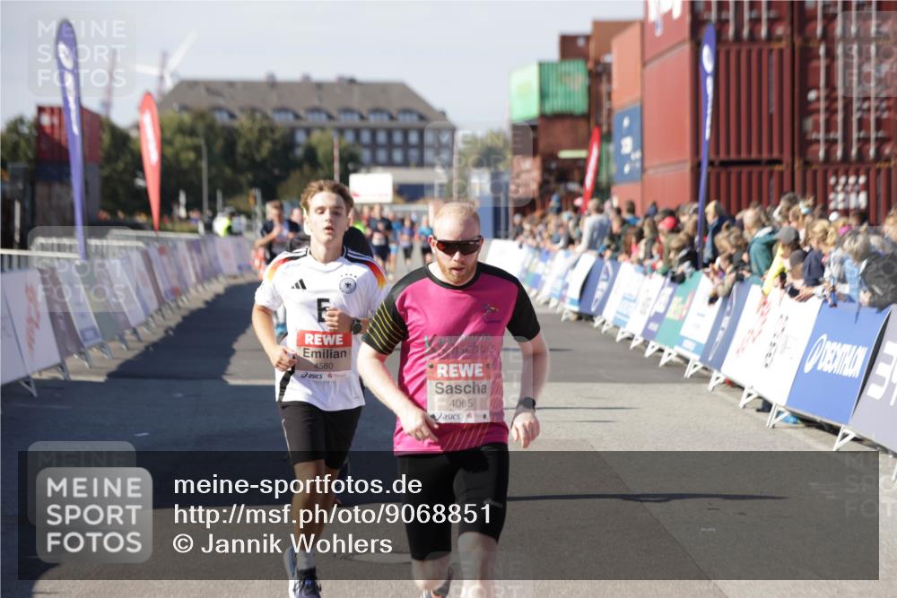 03.10.2025 - Köhlbrandbrückenlauf Jannik Wohlers http://msf.ph/oto/9068851 03.10.2025 13:13:30 Ziel 4065, 4324, 4383, 4448, 4580, 4595, 4853, 5034, 5147, 5261, 5358, 6788, 6789 meine-sportfotos.de