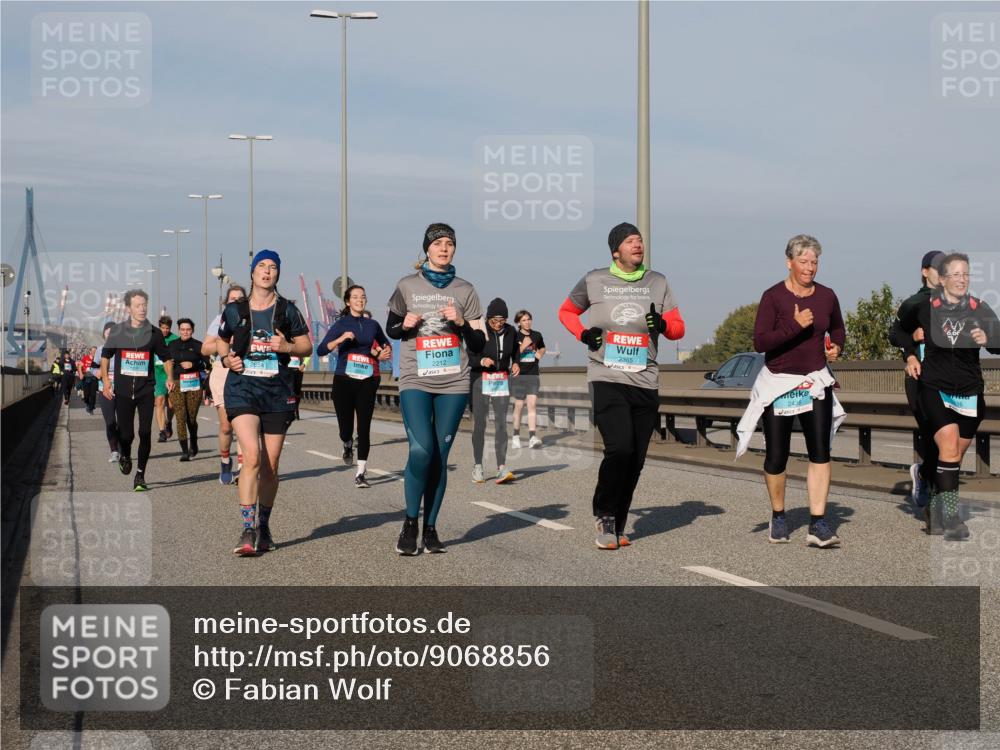 03.10.2025 - Köhlbrandbrückenlauf Fabian Wolf http://msf.ph/oto/9068856 03.10.2025 10:11:25 Position 3 2212, 2365, 2436 meine-sportfotos.de