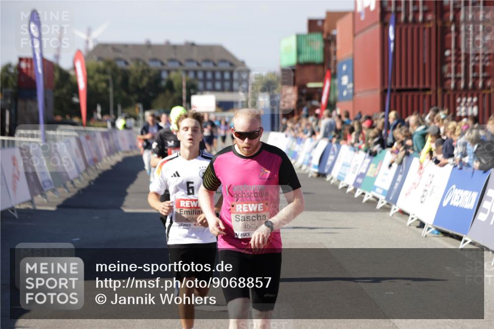 03.10.2025 - Köhlbrandbrückenlauf Jannik Wohlers http://msf.ph/oto/9068857 03.10.2025 13:13:31 Ziel 4065, 4324, 4383, 4448, 4580, 4595, 4853, 5034, 5147, 5261, 5358 meine-sportfotos.de