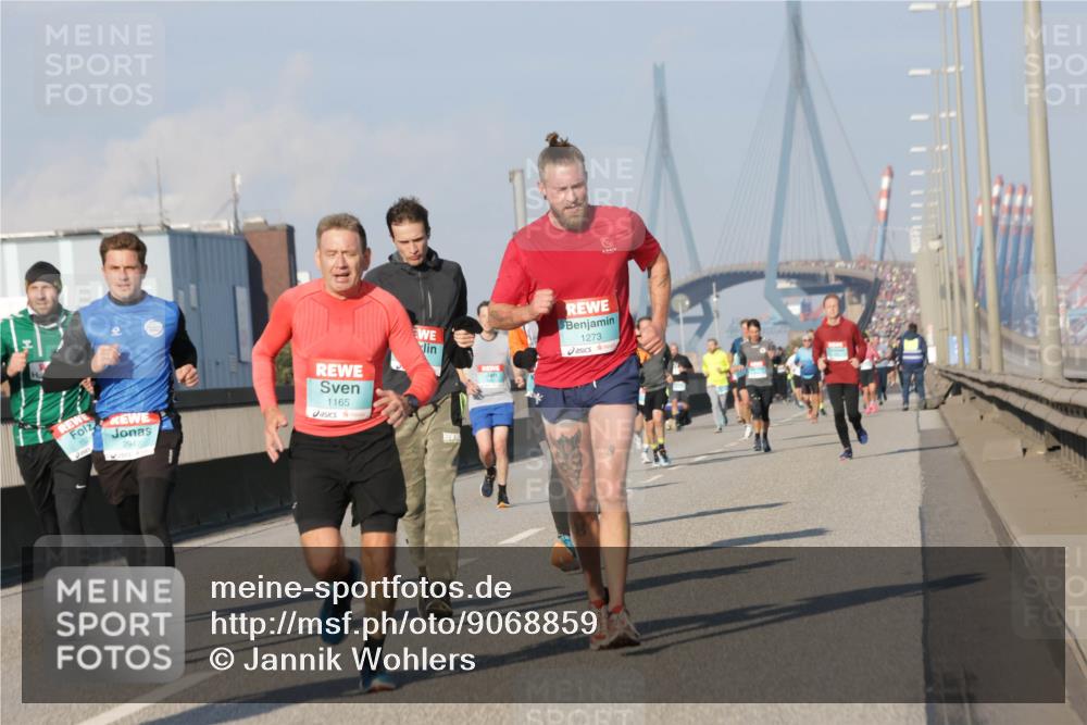 03.10.2025 - Köhlbrandbrückenlauf Jannik Wohlers http://msf.ph/oto/9068859 03.10.2025 09:48:07 Position 3 294, 1165, 1273 meine-sportfotos.de