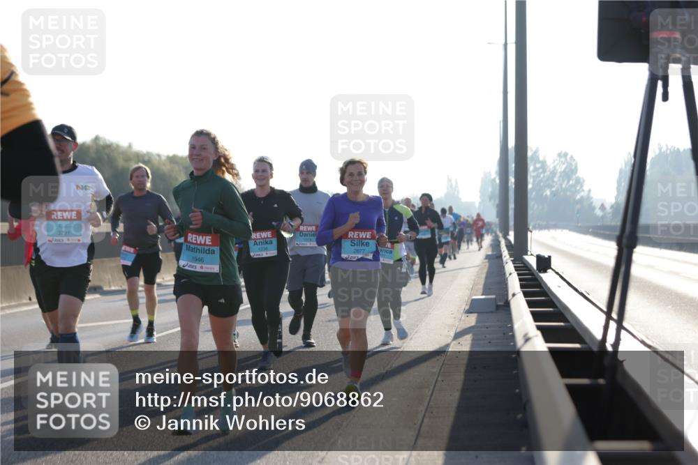 03.10.2025 - Köhlbrandbrückenlauf Jannik Wohlers http://msf.ph/oto/9068862 03.10.2025 09:16:44 Position 3 3791, 12, 1946, 1238, 2677 meine-sportfotos.de