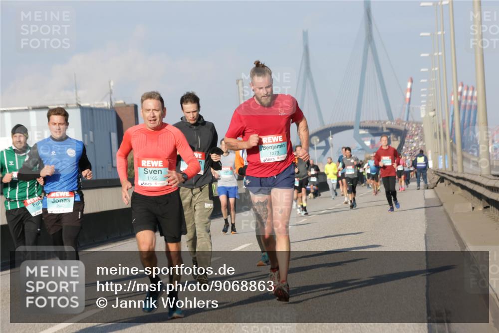 03.10.2025 - Köhlbrandbrückenlauf Jannik Wohlers http://msf.ph/oto/9068863 03.10.2025 09:48:07 Position 3 2947, 1165, 1273 meine-sportfotos.de