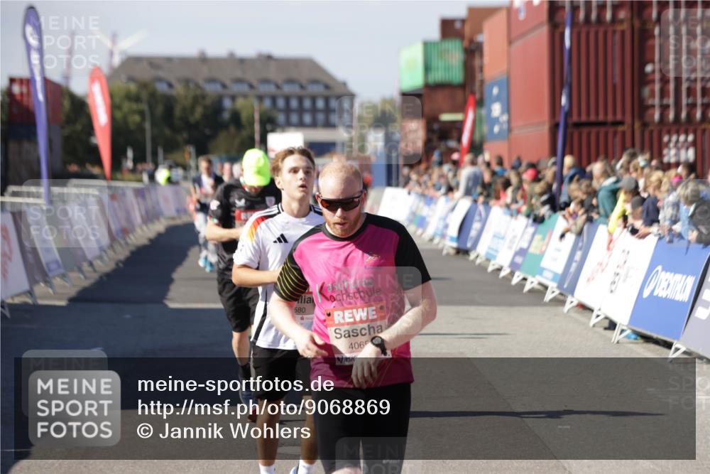 03.10.2025 - Köhlbrandbrückenlauf Jannik Wohlers http://msf.ph/oto/9068869 03.10.2025 13:13:31 Ziel 4065, 4324, 4383, 4448, 4580, 4595, 4853, 5034, 5147, 5261, 5358 meine-sportfotos.de