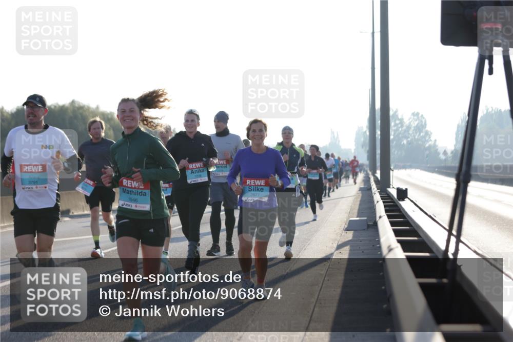 03.10.2025 - Köhlbrandbrückenlauf Jannik Wohlers http://msf.ph/oto/9068874 03.10.2025 09:16:44 Position 3 3791, 1946, 1238, 2677 meine-sportfotos.de