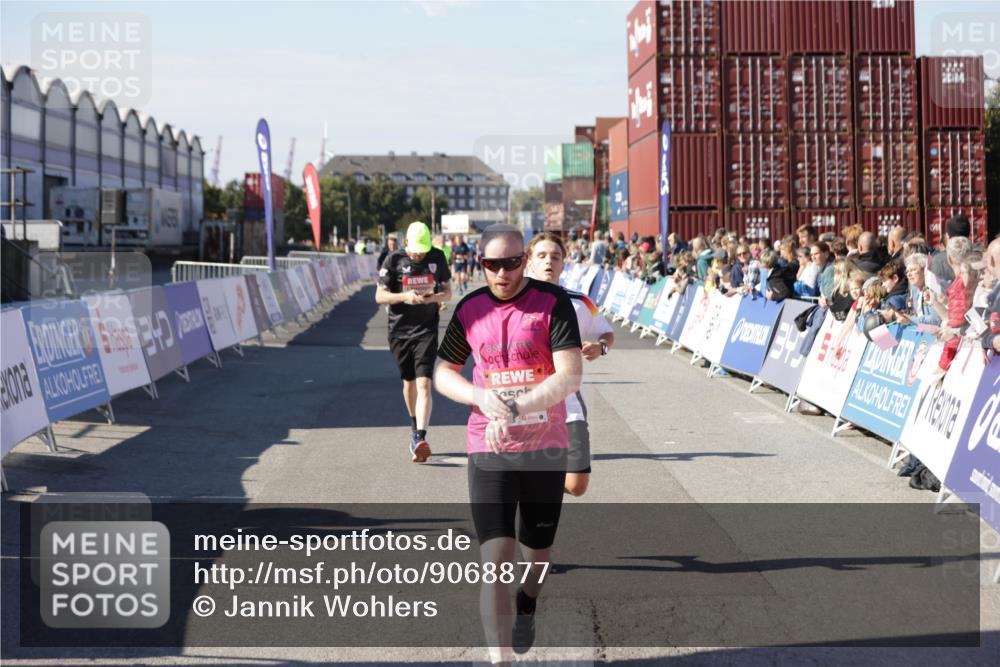 03.10.2025 - Köhlbrandbrückenlauf Jannik Wohlers http://msf.ph/oto/9068877 03.10.2025 13:13:31 Ziel 4065, 4324, 4383, 4448, 4580, 4595, 4853, 5034, 5147, 5261, 5358 meine-sportfotos.de