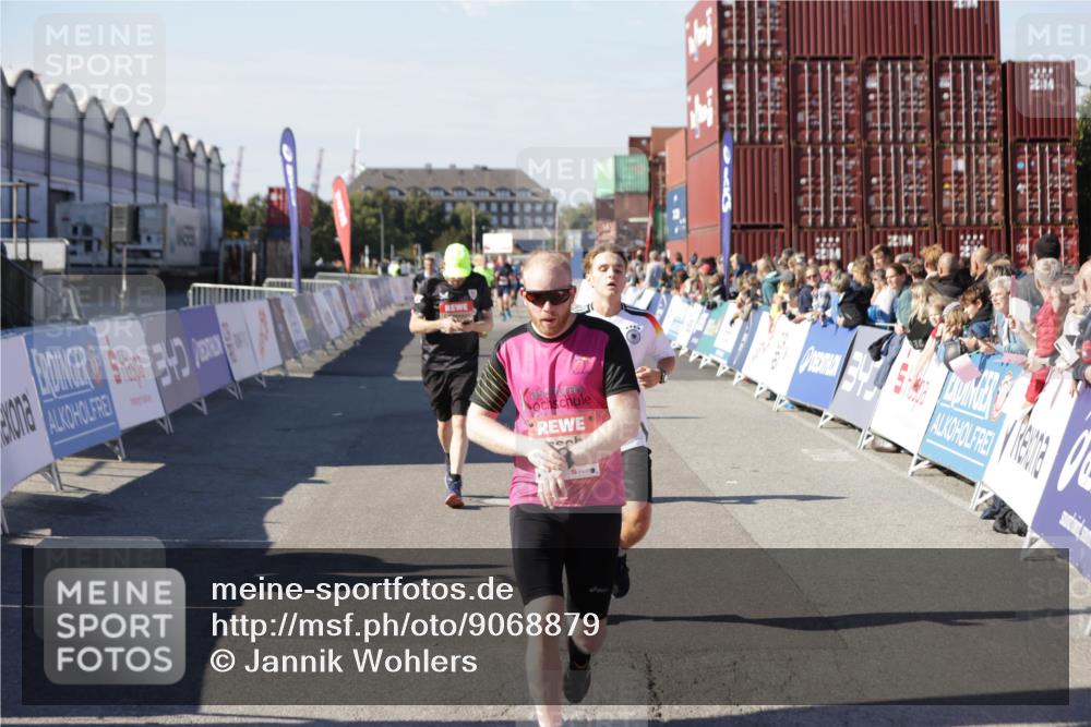 03.10.2025 - Köhlbrandbrückenlauf Jannik Wohlers http://msf.ph/oto/9068879 03.10.2025 13:13:31 Ziel 4065, 4324, 4383, 4448, 4580, 4595, 4853, 5034, 5147, 5261, 5358 meine-sportfotos.de