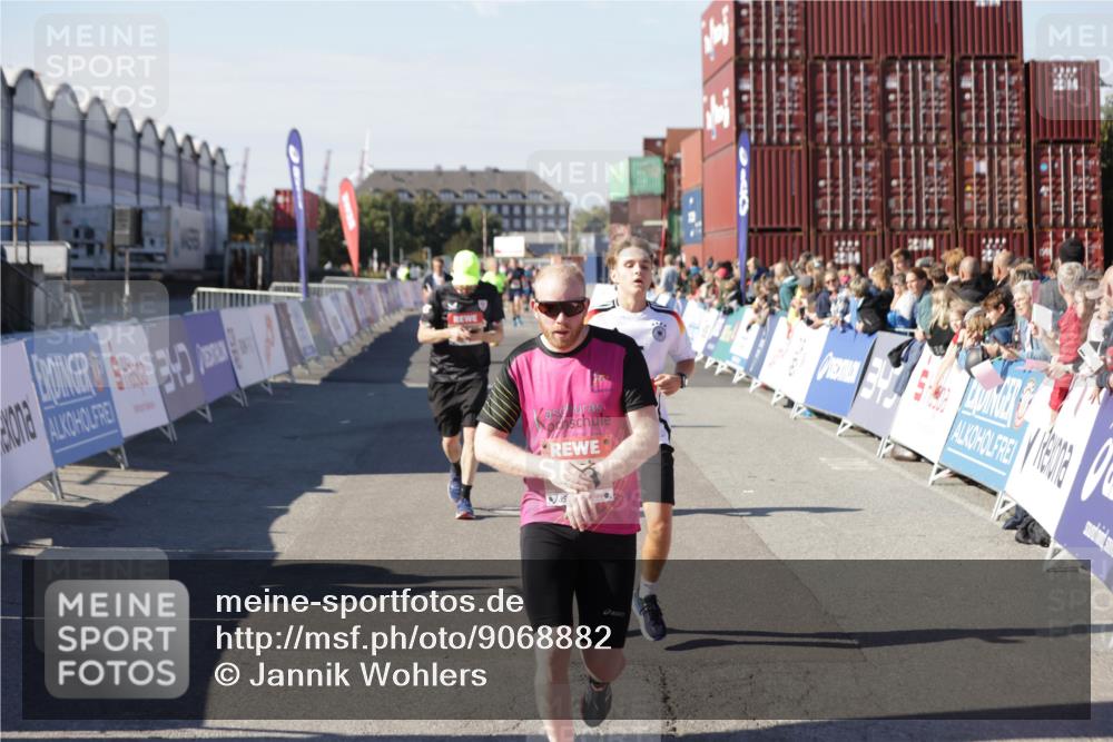 03.10.2025 - Köhlbrandbrückenlauf Jannik Wohlers http://msf.ph/oto/9068882 03.10.2025 13:13:32 Ziel 4065, 4324, 4383, 4448, 4580, 4595, 5147, 5261, 5358 meine-sportfotos.de