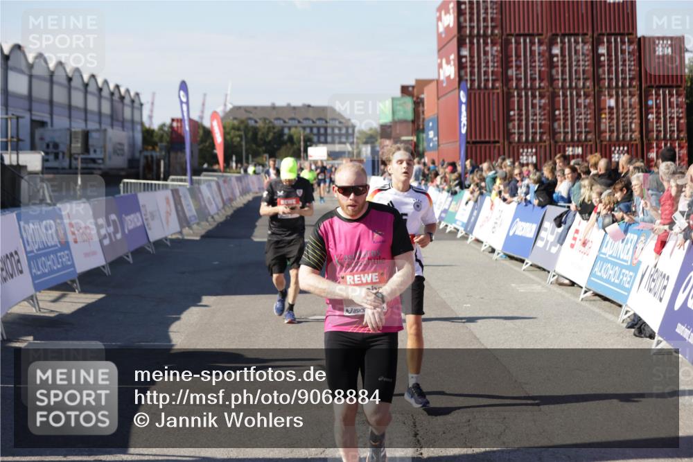 03.10.2025 - Köhlbrandbrückenlauf Jannik Wohlers http://msf.ph/oto/9068884 03.10.2025 13:13:32 Ziel 4065, 4324, 4383, 4448, 4580, 4595, 5147, 5261, 5358 meine-sportfotos.de