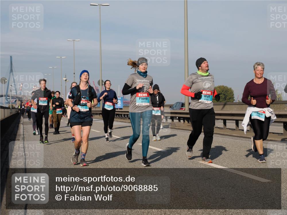 03.10.2025 - Köhlbrandbrückenlauf Fabian Wolf http://msf.ph/oto/9068885 03.10.2025 10:11:25 Position 3 2654, 2212, 2365, 2436 meine-sportfotos.de