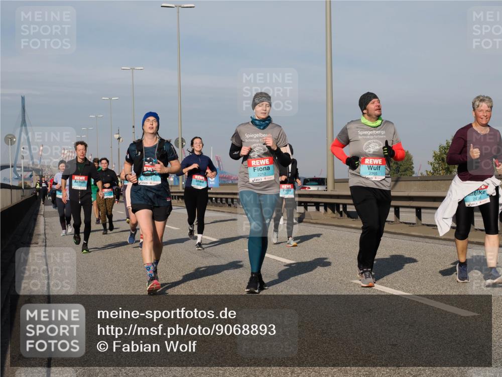 03.10.2025 - Köhlbrandbrückenlauf Fabian Wolf http://msf.ph/oto/9068893 03.10.2025 10:11:26 Position 3 2212, 2654, 2365, 2436 meine-sportfotos.de