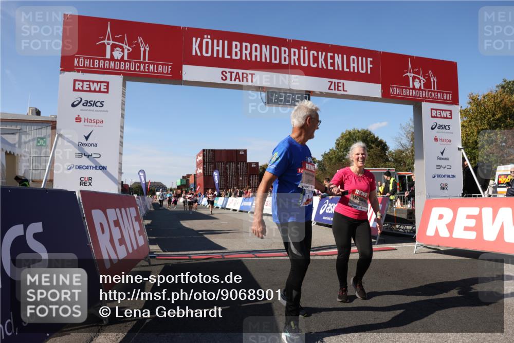 03.10.2025 - Köhlbrandbrückenlauf Lena Gebhardt http://msf.ph/oto/9068901 03.10.2025 13:33:52 Ziel 4919, 4970, 5036, 5074, 5077, 5300, 5367, 6246 meine-sportfotos.de