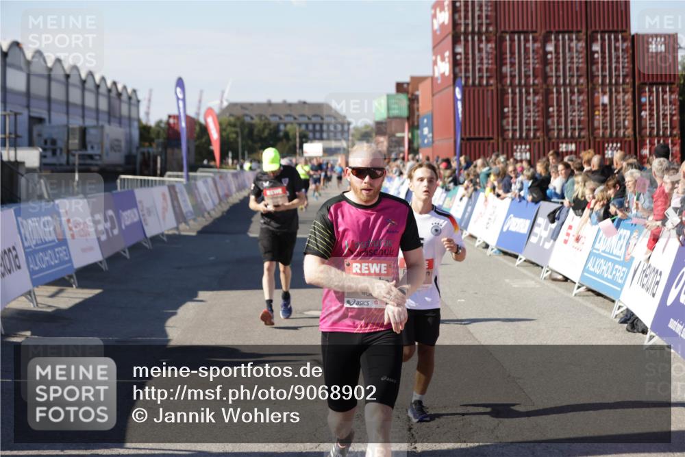 03.10.2025 - Köhlbrandbrückenlauf Jannik Wohlers http://msf.ph/oto/9068902 03.10.2025 13:13:32 Ziel 4065, 4324, 4383, 4448, 4580, 4595, 5147, 5261, 5358 meine-sportfotos.de
