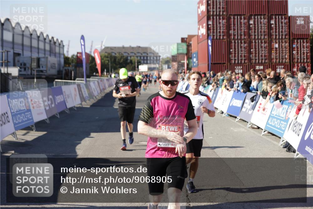 03.10.2025 - Köhlbrandbrückenlauf Jannik Wohlers http://msf.ph/oto/9068905 03.10.2025 13:13:32 Ziel 4065, 4324, 4383, 4448, 4580, 4595, 5147, 5261, 5358 meine-sportfotos.de