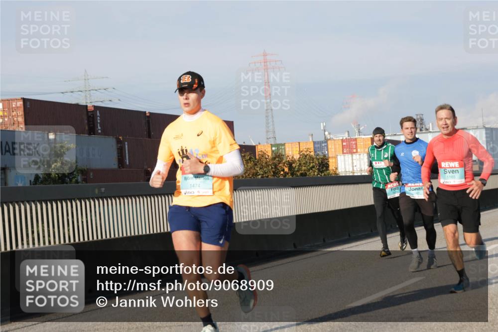 03.10.2025 - Köhlbrandbrückenlauf Jannik Wohlers http://msf.ph/oto/9068909 03.10.2025 09:48:09 Position 3 1474, 1165, 2947 meine-sportfotos.de