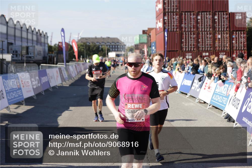 03.10.2025 - Köhlbrandbrückenlauf Jannik Wohlers http://msf.ph/oto/9068916 03.10.2025 13:13:32 Ziel 4065, 4324, 4383, 4448, 4580, 4595, 5147, 5261, 5358 meine-sportfotos.de