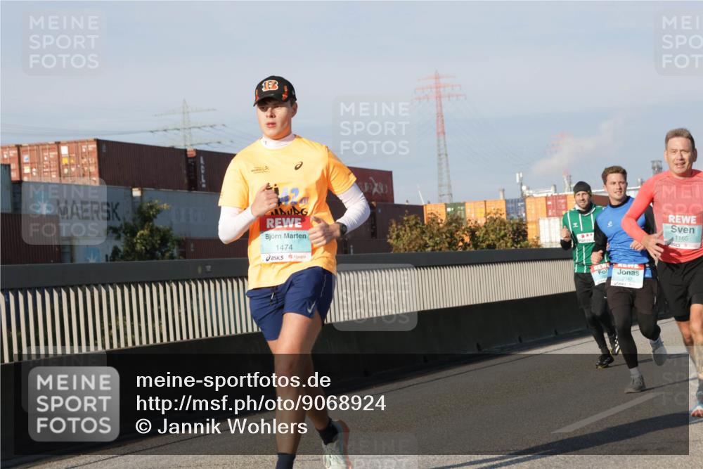 03.10.2025 - Köhlbrandbrückenlauf Jannik Wohlers http://msf.ph/oto/9068924 03.10.2025 09:48:09 Position 3 1474, 2947, 1165 meine-sportfotos.de