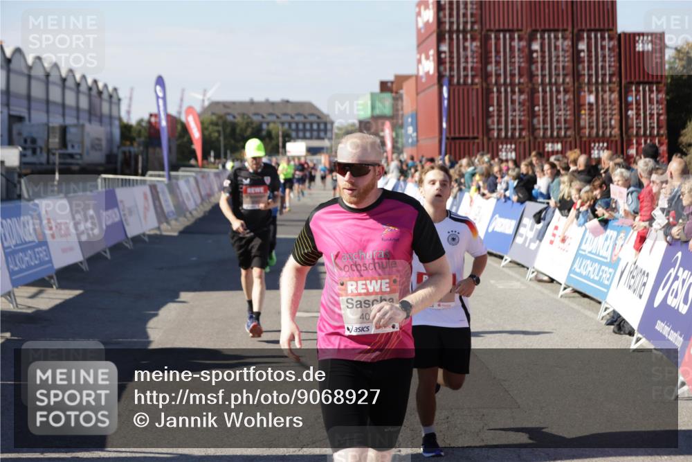 03.10.2025 - Köhlbrandbrückenlauf Jannik Wohlers http://msf.ph/oto/9068927 03.10.2025 13:13:32 Ziel 4065, 4324, 4383, 4448, 4580, 4595, 5147, 5261, 5358 meine-sportfotos.de