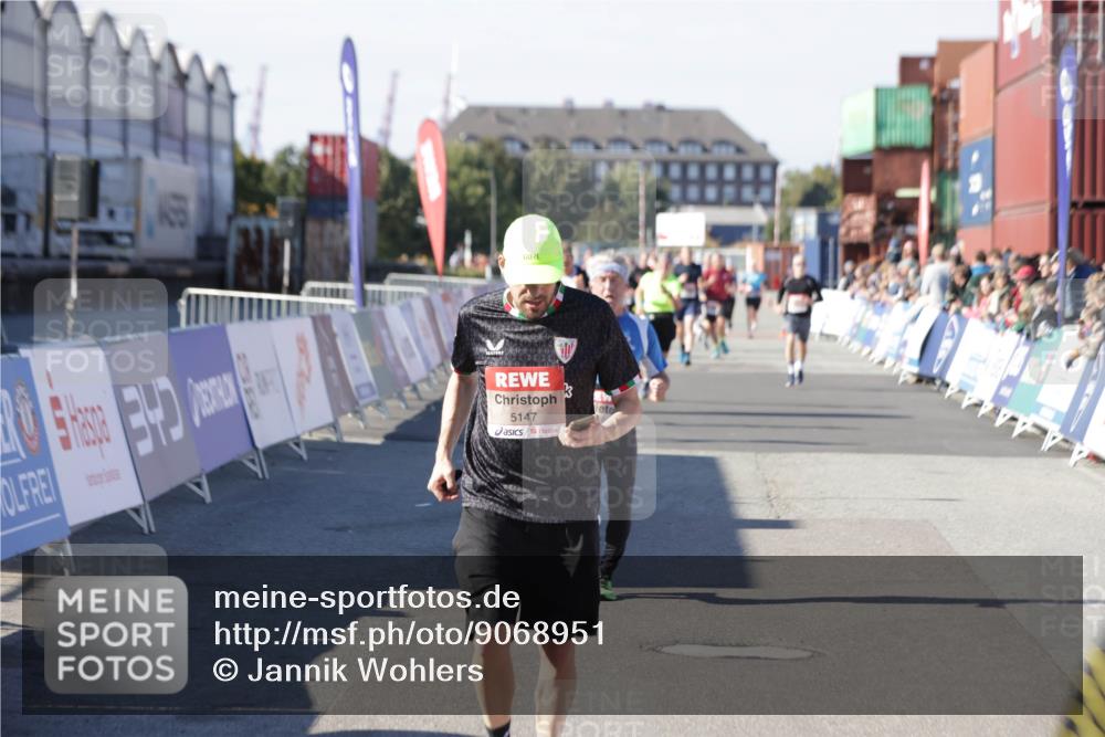 03.10.2025 - Köhlbrandbrückenlauf Jannik Wohlers http://msf.ph/oto/9068951 03.10.2025 13:13:33 Ziel 4065, 4324, 4383, 4448, 4461, 4580, 4595, 5147, 5261, 5358 meine-sportfotos.de