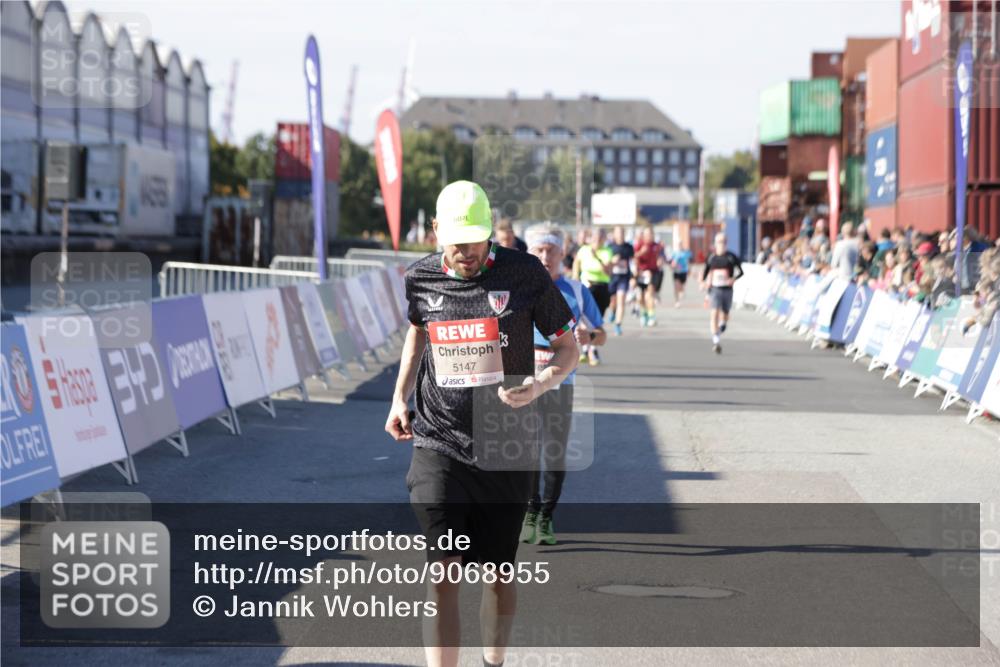 03.10.2025 - Köhlbrandbrückenlauf Jannik Wohlers http://msf.ph/oto/9068955 03.10.2025 13:13:33 Ziel 4065, 4324, 4383, 4448, 4461, 4580, 4595, 5147, 5261, 5358 meine-sportfotos.de
