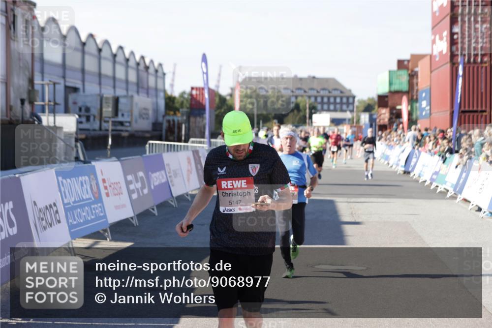 03.10.2025 - Köhlbrandbrückenlauf Jannik Wohlers http://msf.ph/oto/9068977 03.10.2025 13:13:34 Ziel 4065, 4324, 4383, 4448, 4461, 4580, 4595, 5147, 5358, 5908 meine-sportfotos.de