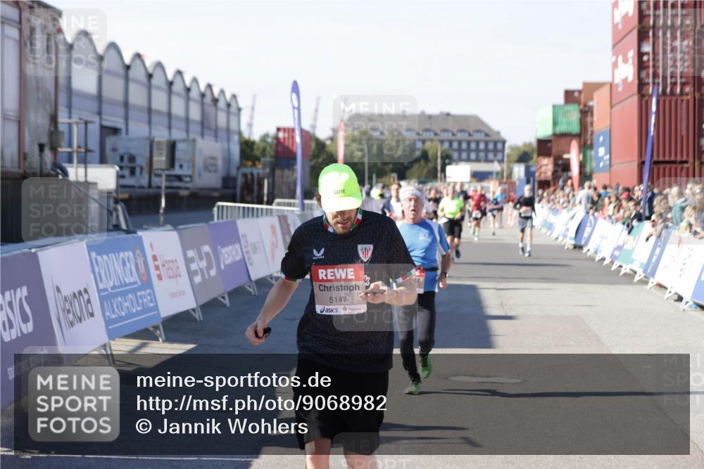 03.10.2025 - Köhlbrandbrückenlauf Jannik Wohlers http://msf.ph/oto/9068982 03.10.2025 13:13:34 Ziel 4065, 4324, 4383, 4448, 4461, 4580, 4595, 5147, 5358, 5908 meine-sportfotos.de