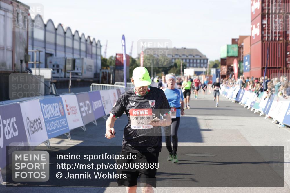 03.10.2025 - Köhlbrandbrückenlauf Jannik Wohlers http://msf.ph/oto/9068989 03.10.2025 13:13:34 Ziel 4065, 4324, 4383, 4448, 4461, 4580, 4595, 5147, 5358, 5908 meine-sportfotos.de