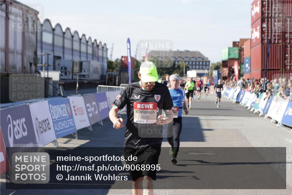 03.10.2025 - Köhlbrandbrückenlauf Jannik Wohlers http://msf.ph/oto/9068995 03.10.2025 13:13:34 Ziel 4065, 4324, 4383, 4448, 4461, 4580, 4595, 5147, 5358, 5908 meine-sportfotos.de