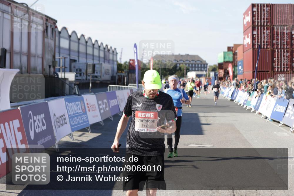 03.10.2025 - Köhlbrandbrückenlauf Jannik Wohlers http://msf.ph/oto/9069010 03.10.2025 13:13:35 Ziel 4065, 4324, 4383, 4448, 4461, 4580, 4595, 5147, 5908 meine-sportfotos.de