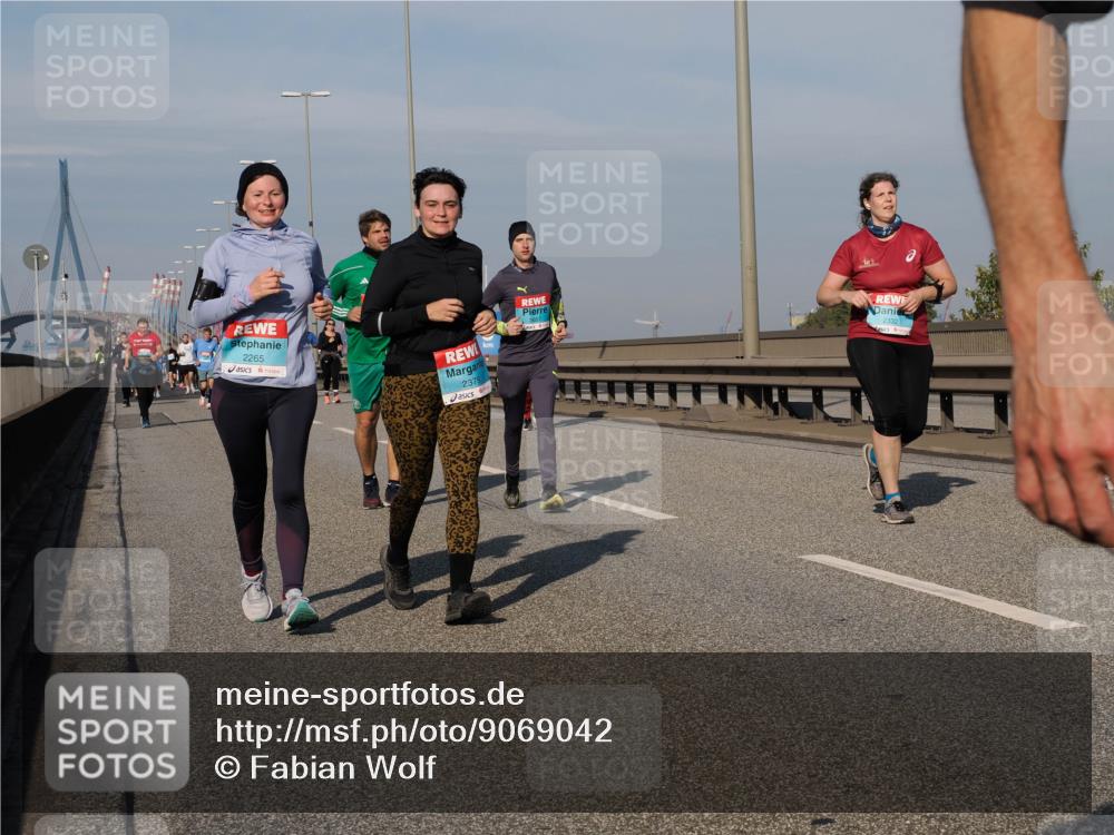 03.10.2025 - Köhlbrandbrückenlauf Fabian Wolf http://msf.ph/oto/9069042 03.10.2025 10:11:32 Position 3 2265, 2379 meine-sportfotos.de