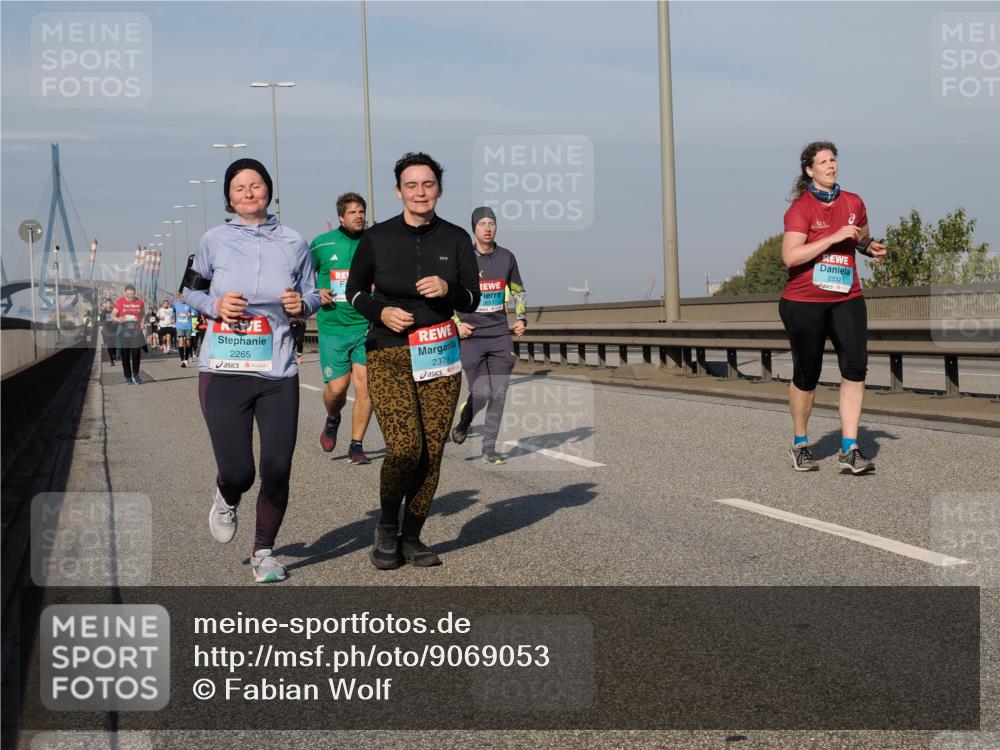 03.10.2025 - Köhlbrandbrückenlauf Fabian Wolf http://msf.ph/oto/9069053 03.10.2025 10:11:32 Position 3 2265, 2379, 2332 meine-sportfotos.de
