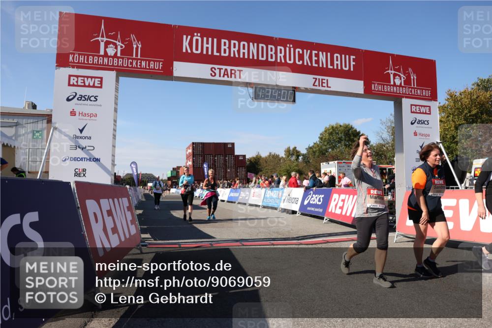 03.10.2025 - Köhlbrandbrückenlauf Lena Gebhardt http://msf.ph/oto/9069059 03.10.2025 13:34:00 Ziel 4438, 4919, 4970, 5036, 5300, 6246, 6420, 6421 meine-sportfotos.de