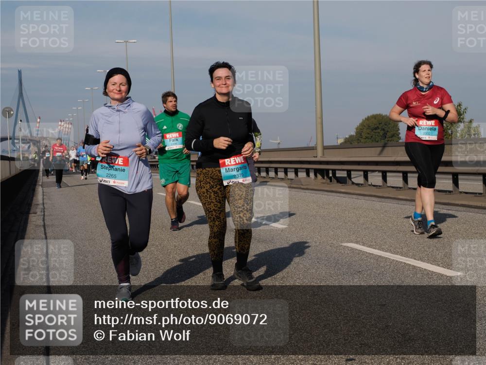 03.10.2025 - Köhlbrandbrückenlauf Fabian Wolf http://msf.ph/oto/9069072 03.10.2025 10:11:33 Position 3 2265, 2379, 2332 meine-sportfotos.de