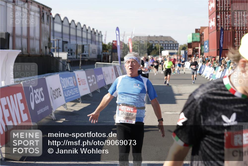 03.10.2025 - Köhlbrandbrückenlauf Jannik Wohlers http://msf.ph/oto/9069073 03.10.2025 13:13:37 Ziel 4065, 4324, 4448, 4461, 4580, 4595, 5147, 5908, 6116, 6363 meine-sportfotos.de