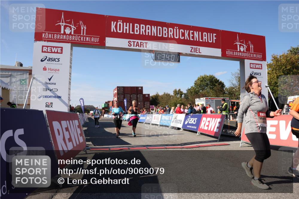 03.10.2025 - Köhlbrandbrückenlauf Lena Gebhardt http://msf.ph/oto/9069079 03.10.2025 13:34:01 Ziel 4438, 4919, 4970, 5036, 5300, 6246, 6420, 6421 meine-sportfotos.de