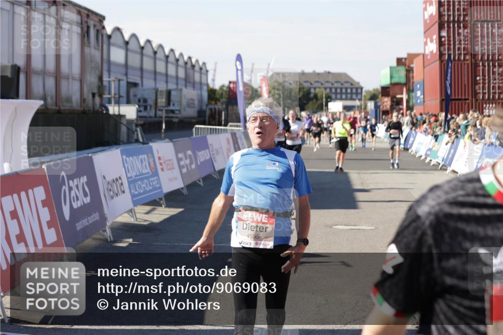 03.10.2025 - Köhlbrandbrückenlauf Jannik Wohlers http://msf.ph/oto/9069083 03.10.2025 13:13:37 Ziel 4065, 4324, 4448, 4461, 4580, 4595, 5147, 5908, 6116, 6363 meine-sportfotos.de