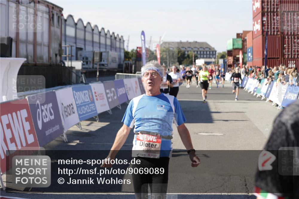 03.10.2025 - Köhlbrandbrückenlauf Jannik Wohlers http://msf.ph/oto/9069089 03.10.2025 13:13:37 Ziel 4065, 4324, 4448, 4461, 4580, 4595, 5147, 5908, 6116, 6363 meine-sportfotos.de