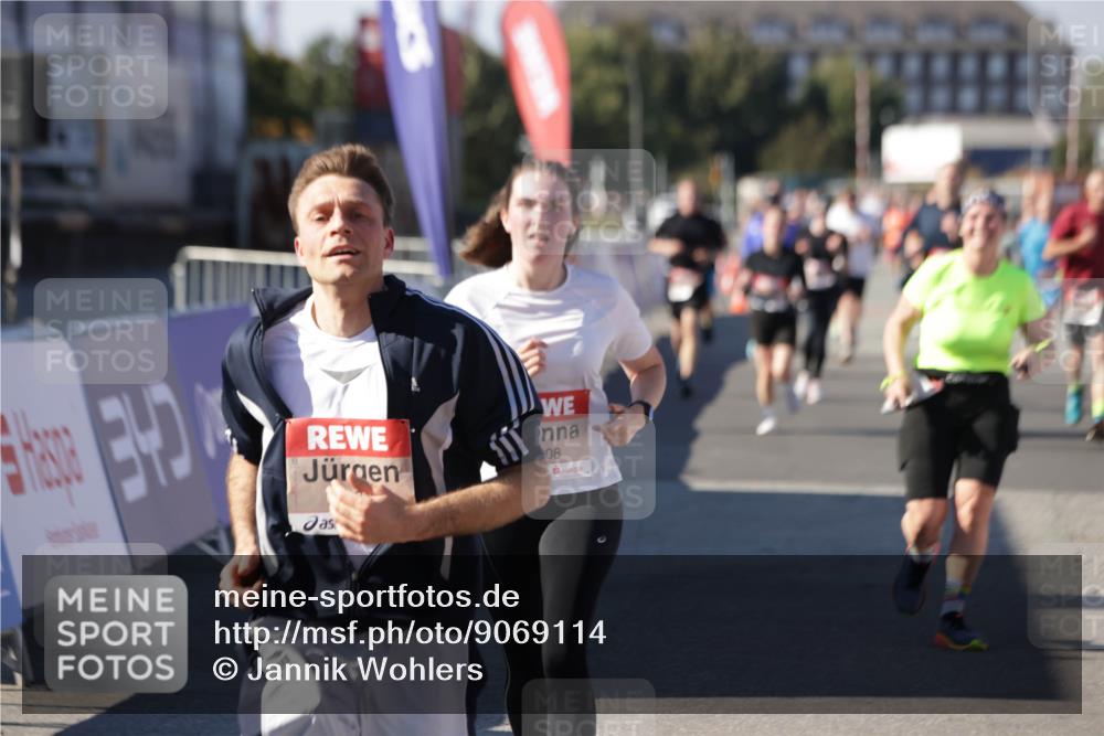 03.10.2025 - Köhlbrandbrückenlauf Jannik Wohlers http://msf.ph/oto/9069114 03.10.2025 13:13:40 Ziel 4065, 4461, 4580, 4595, 5147, 5802, 5884, 5886, 5908, 6116, 6363 meine-sportfotos.de
