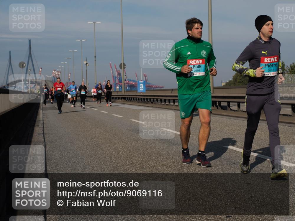 03.10.2025 - Köhlbrandbrückenlauf Fabian Wolf http://msf.ph/oto/9069116 03.10.2025 10:11:35 Position 3 2398, 3657 meine-sportfotos.de