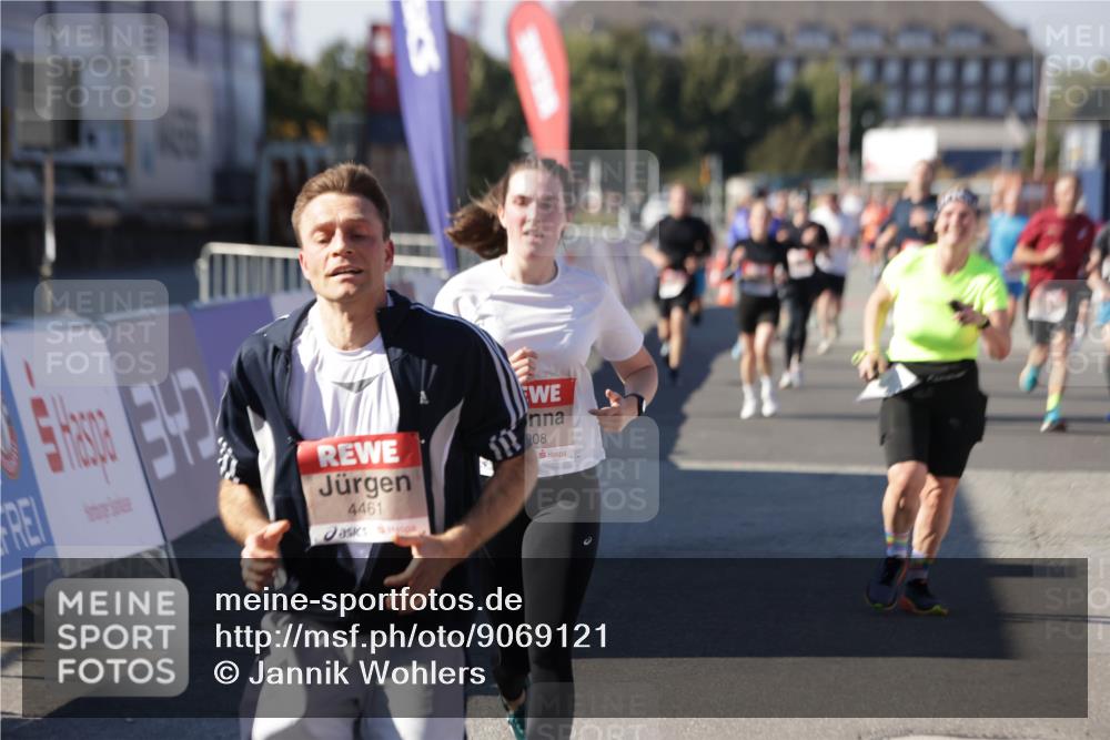 03.10.2025 - Köhlbrandbrückenlauf Jannik Wohlers http://msf.ph/oto/9069121 03.10.2025 13:13:40 Ziel 4065, 4461, 4580, 4595, 5147, 5802, 5884, 5886, 5908, 6116, 6363 meine-sportfotos.de