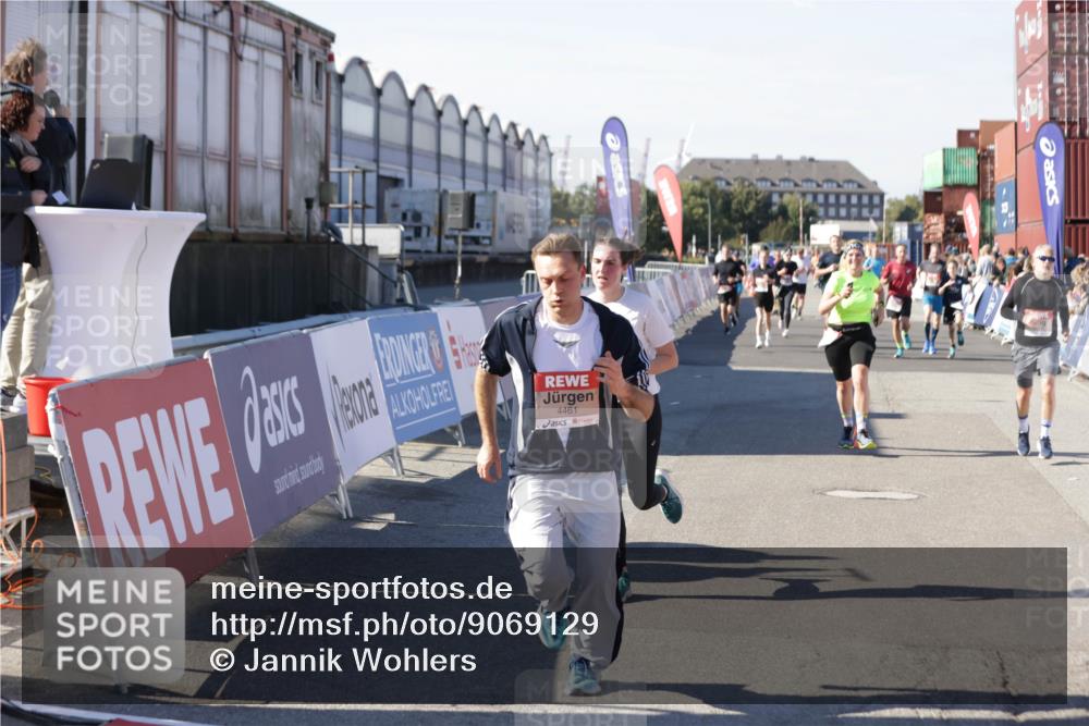 03.10.2025 - Köhlbrandbrückenlauf Jannik Wohlers http://msf.ph/oto/9069129 03.10.2025 13:13:40 Ziel 4065, 4461, 4580, 4595, 5147, 5802, 5884, 5886, 5908, 6116, 6363 meine-sportfotos.de