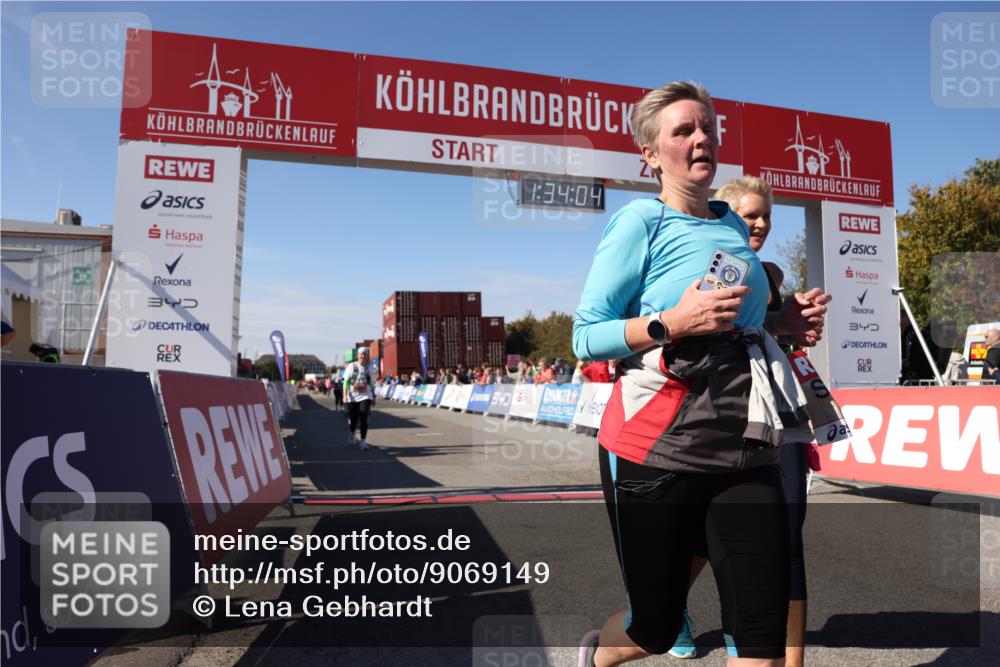 03.10.2025 - Köhlbrandbrückenlauf Lena Gebhardt http://msf.ph/oto/9069149 03.10.2025 13:34:04 Ziel 4438, 4919, 4970, 5036, 5300, 6095, 6246, 6420, 6421 meine-sportfotos.de