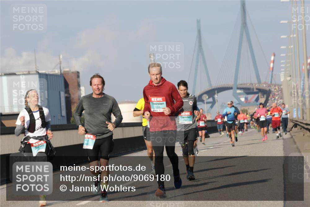 03.10.2025 - Köhlbrandbrückenlauf Jannik Wohlers http://msf.ph/oto/9069180 03.10.2025 09:48:17 Position 3 383, 1225, 2587 meine-sportfotos.de