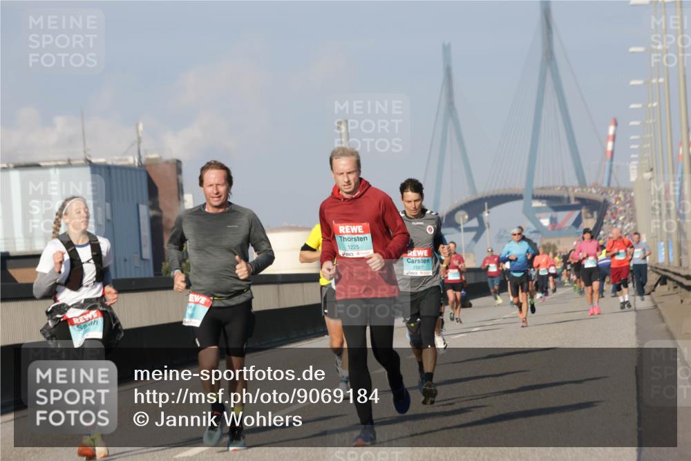 03.10.2025 - Köhlbrandbrückenlauf Jannik Wohlers http://msf.ph/oto/9069184 03.10.2025 09:48:17 Position 3 1225, 2587 meine-sportfotos.de