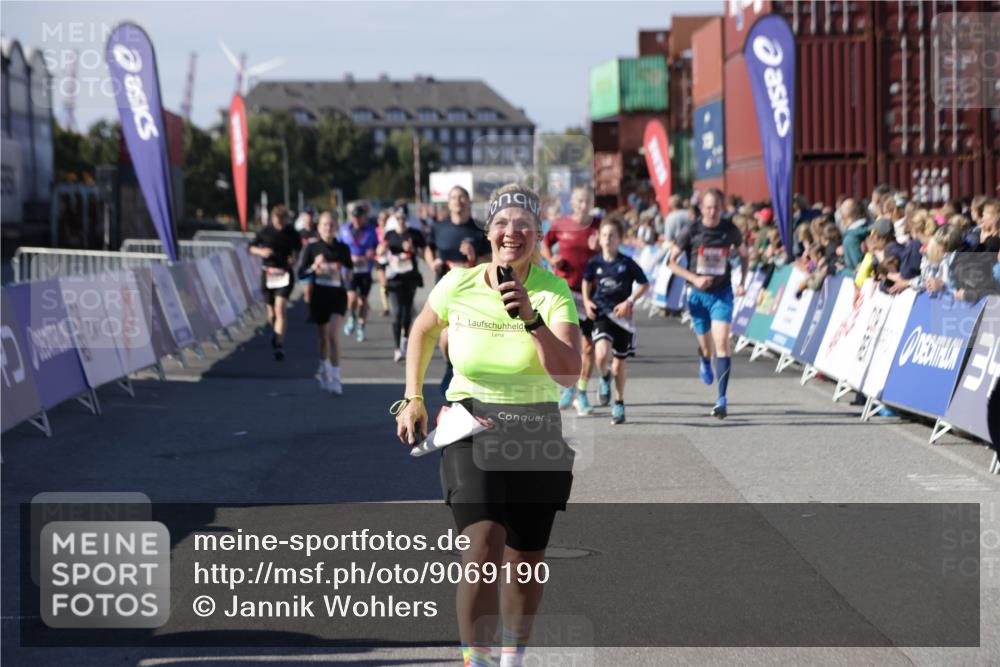 03.10.2025 - Köhlbrandbrückenlauf Jannik Wohlers http://msf.ph/oto/9069190 03.10.2025 13:13:43 Ziel 4348, 4461, 4595, 5147, 5802, 5884, 5886, 5908, 6116, 6363, 6366 meine-sportfotos.de