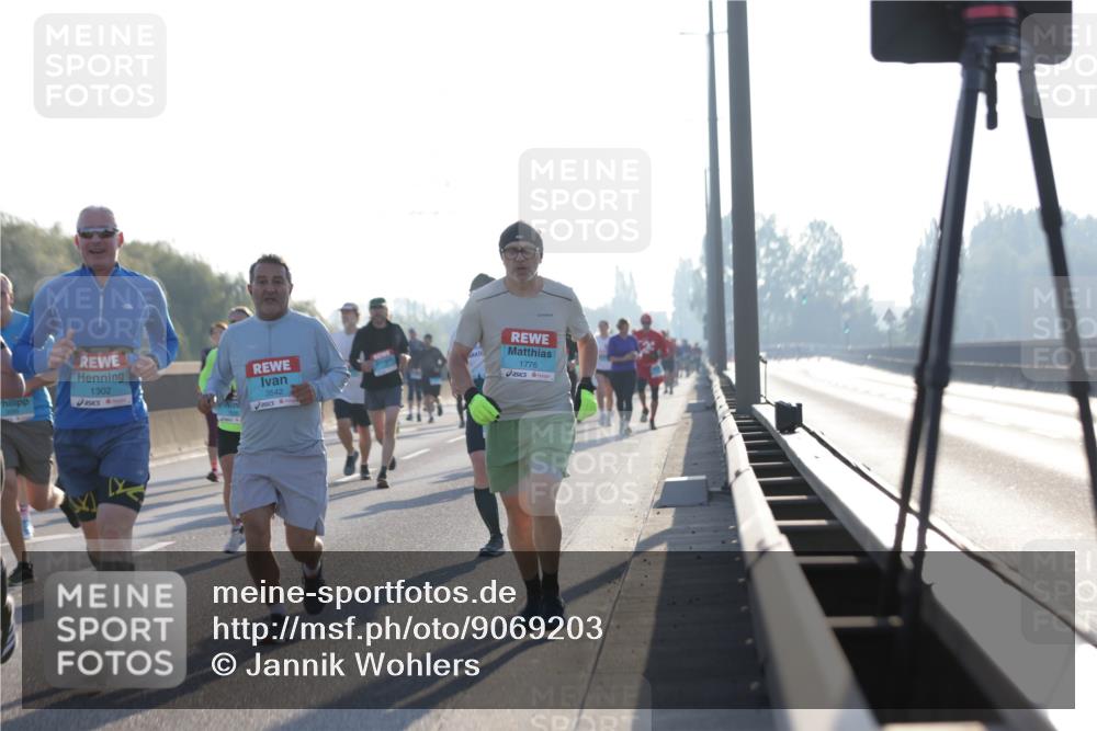 03.10.2025 - Köhlbrandbrückenlauf Jannik Wohlers http://msf.ph/oto/9069203 03.10.2025 09:16:53 Position 3 1302, 3542, 1776 meine-sportfotos.de